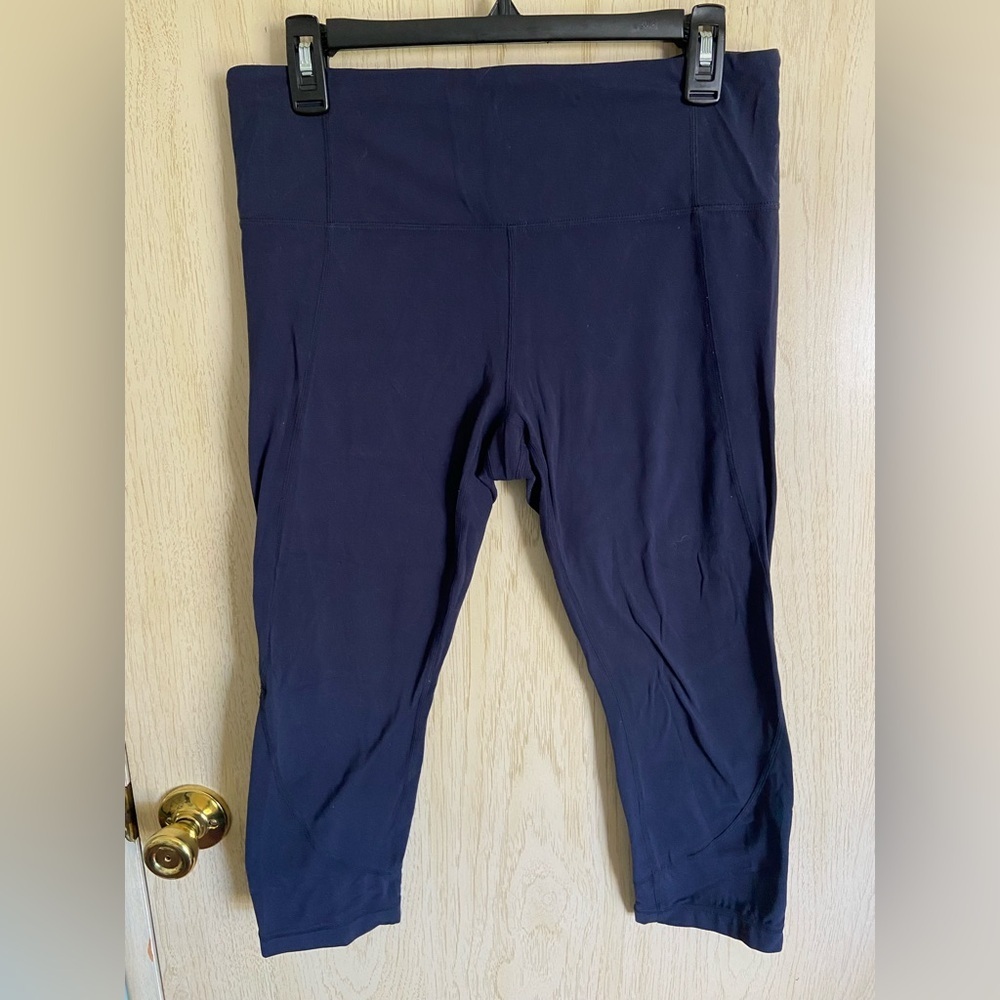 ATHLETA Navy Blue Capri Athletic Leggings Size L